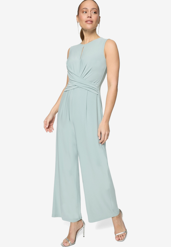 Jumpsuit  mit Wickeloptik  / Modellfoto Vorderseite (Outfit)