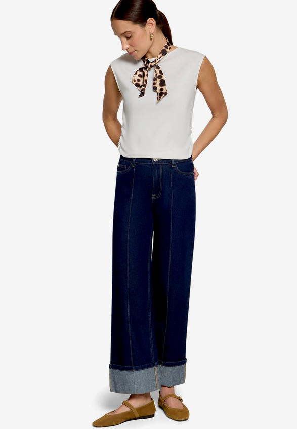 Flared Jeans  mit breitem Umschlag Style Witney 32 Inch  / Modellfoto Vorderseite (Outfit)