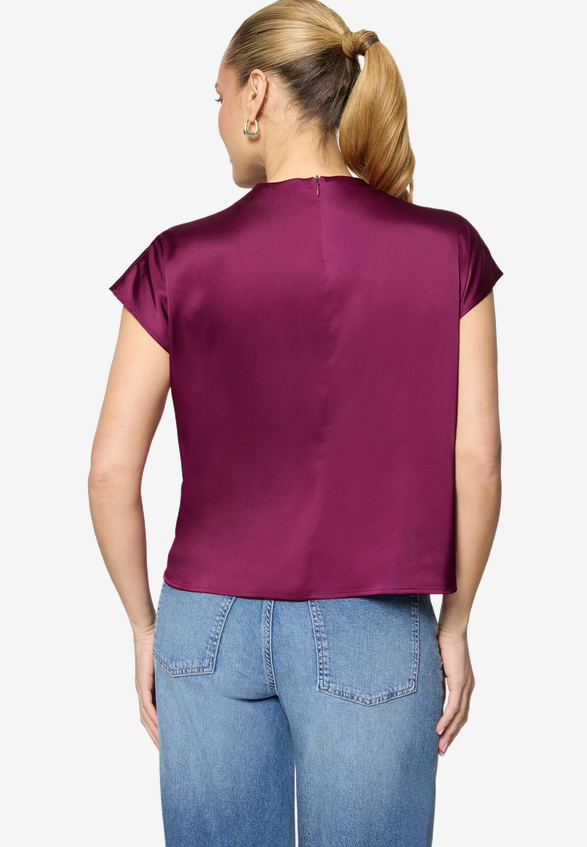Satinbluse  mit Stehkragen / Modellfoto Rückseite
