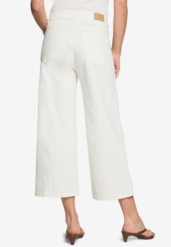Basic-Jeans  mit geradem Bein  / Modellfoto Rückseite