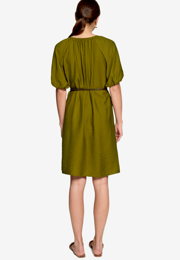 Minikleid  mit Flechtgürtel / Modellfoto Rückseite