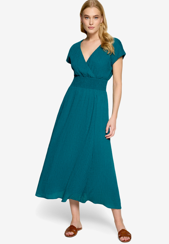 Maxikleid mit geraffter Taille  / Modellfoto Vorderseite (Outfit)