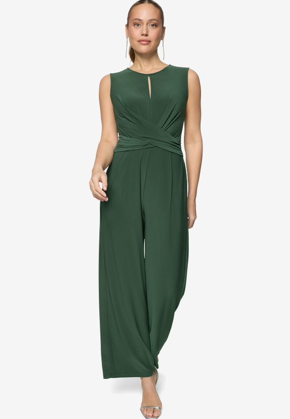 Jumpsuit  mit Wickeloptik  / Modellfoto Vorderseite