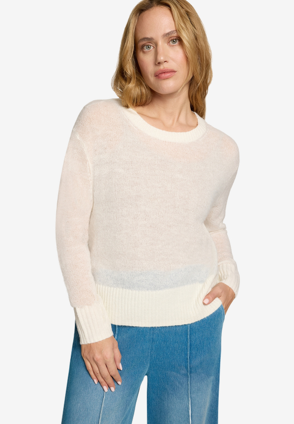 Pullover mit Alpakawolle / Modellfoto Vorderseite