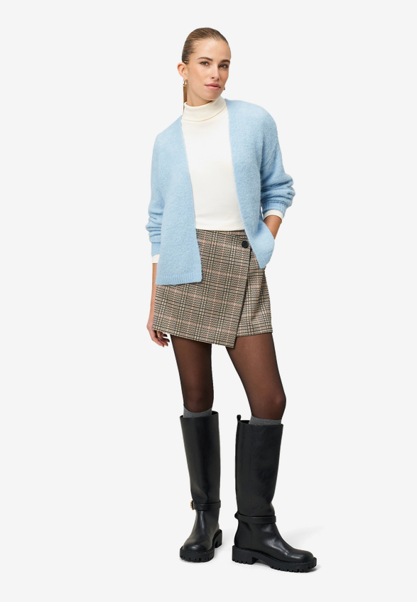 Cardigan offener Style / Modellfoto Vorderseite (Outfit)
