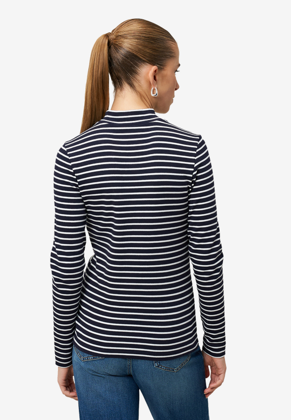 Ringelshirt mit Stehkragen / Modellfoto Rückseite