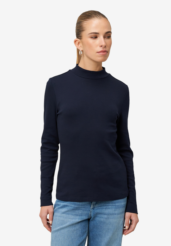 Langarmshirt mit Stehkragen / Modellfoto Vorderseite