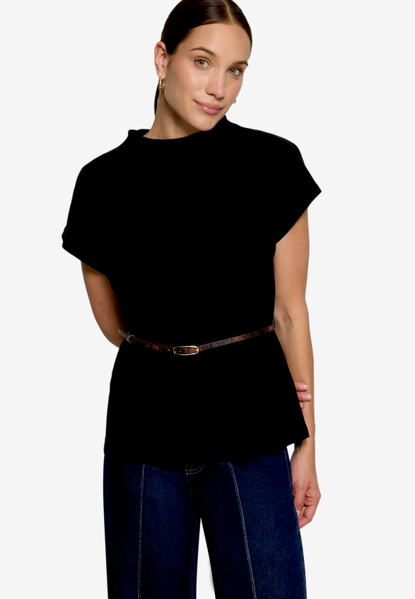 T-Shirt  mit Gürtel  / Modellfoto Vorderseite