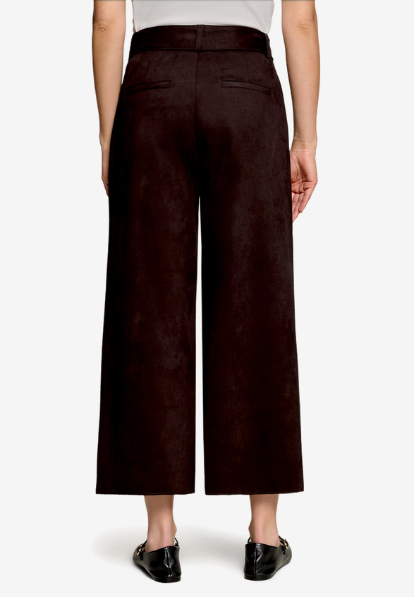 Culotte mit Bindegürtel / Modellfoto Rückseite