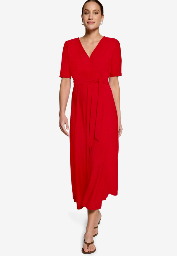 Jerseykleid mit Gürtel / Modellfoto Vorderseite (Outfit)