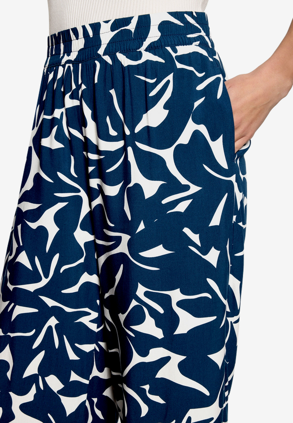 Stoffhose mit Blumenmuster  / Detailbild