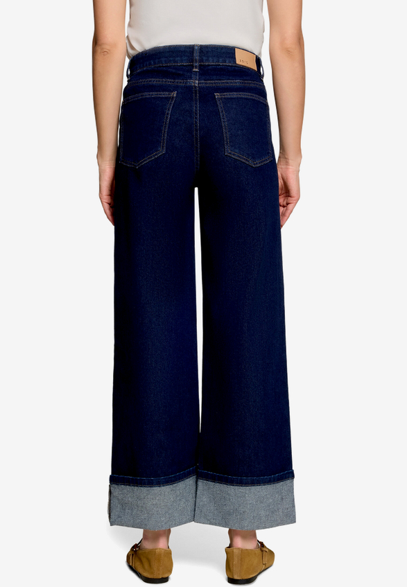 Flared Jeans  mit breitem Umschlag Style Witney 32 Inch  / Modellfoto Rückseite