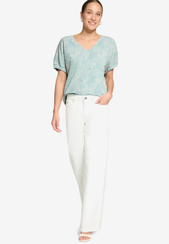 Shirt mit Blumen-Stickerei / Modellfoto Vorderseite (Outfit)