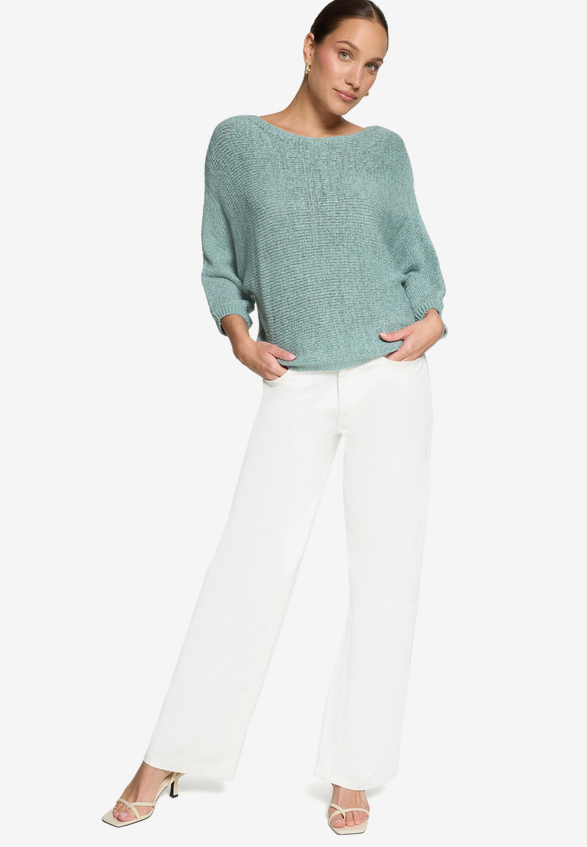 Strickpullover mit Fledermausärmeln / Modellfoto Vorderseite (Outfit)