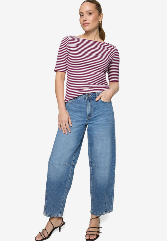 Ringelshirt  mit U-Boot Ausschnitt  / Modellfoto Vorderseite (Outfit)