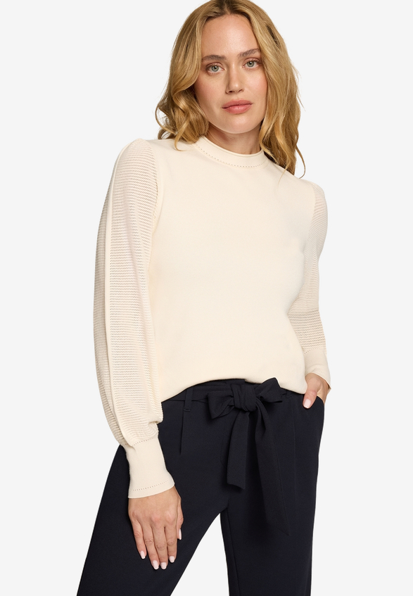 Pullover mit hohem Kragen / Modellfoto Vorderseite