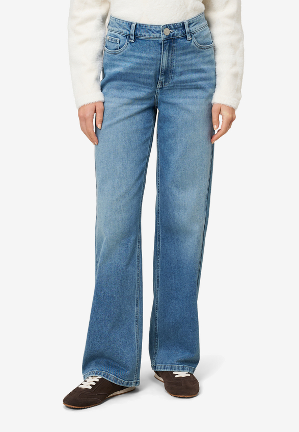 Jeans Style Witney hell 32 Inch / Modellfoto Vorderseite
