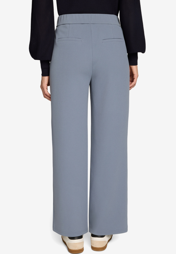 Basic-Hose in 7/8 Länge Malou / Modellfoto Rückseite
