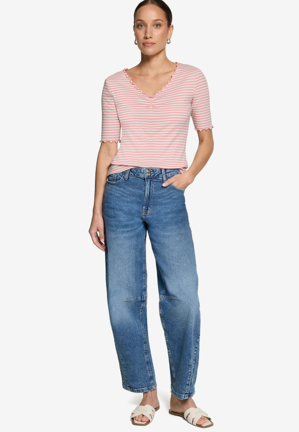 Shirt gestreift mit Raffung / Modellfoto Vorderseite (Outfit)