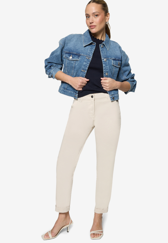 Chinohose  mit Stretch 28 Inch  / Modellfoto Vorderseite (Outfit)