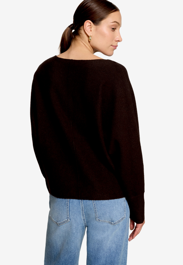 Strickpullover mit Fledermausärmeln mit Fledermausärmeln / Modellfoto Rückseite
