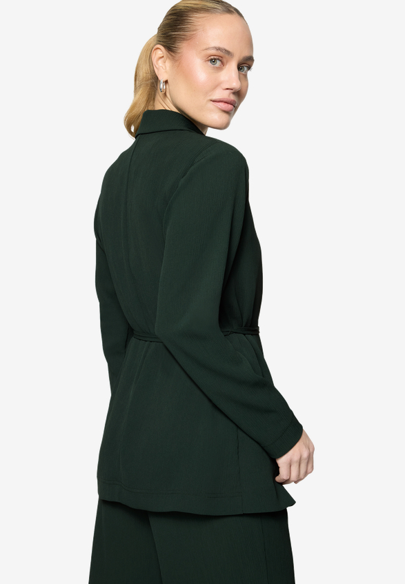 Longblazer  strukturiert mit Bindedetail  / Modellfoto Rückseite