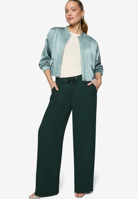Palazzo-Hose  mit elastischem Bund / Modellfoto Vorderseite (Outfit)