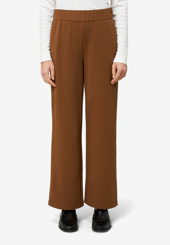 Basic-Hose in 7/8 Länge Malou / Modellfoto Vorderseite