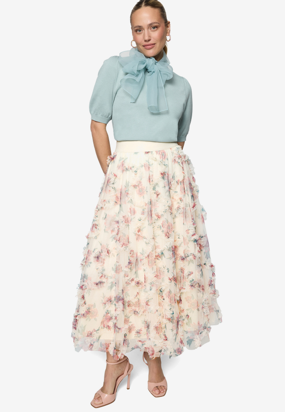 Tüllrock  mit Rüschen / Modellfoto Vorderseite (Outfit)