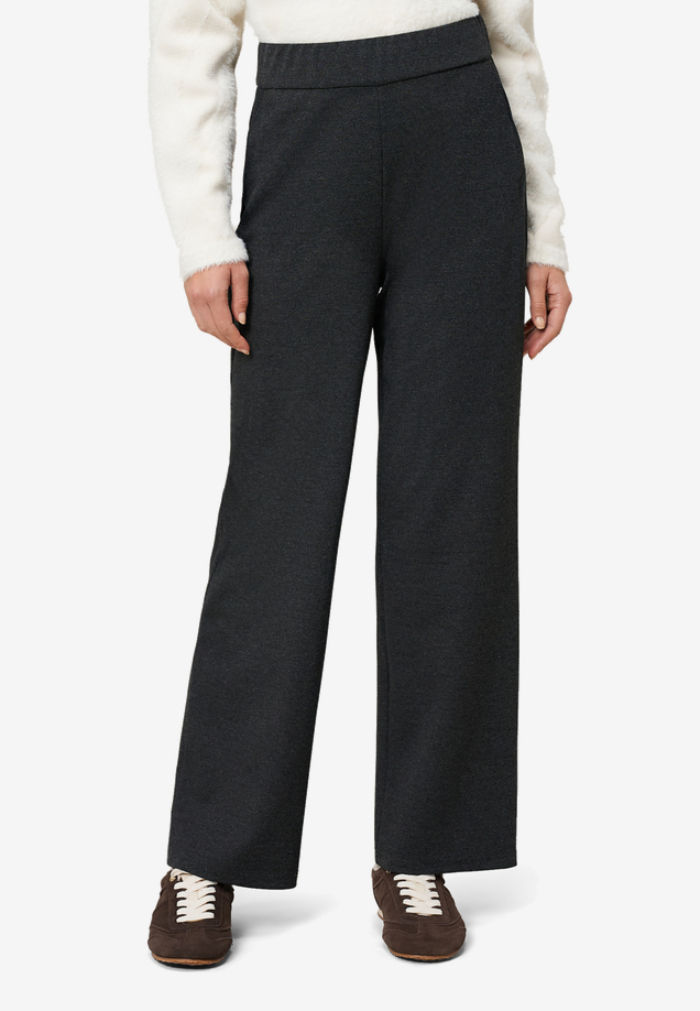 Jerseyhose mit weitem Bein 7/8 Länge / Modellfoto Vorderseite