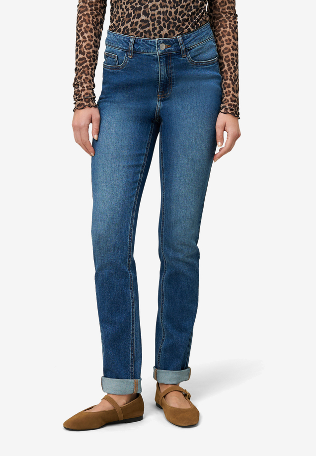 Jeans Straight Fit 32 Inch / Modellfoto Vorderseite