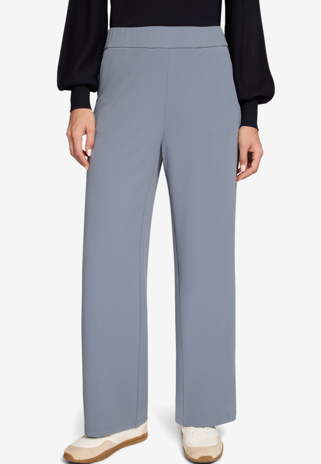Basic-Hose in 7/8 Länge Malou / Modellfoto Vorderseite