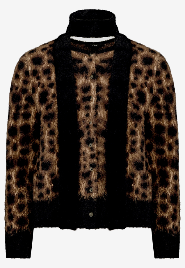Flauschige Leo-Strickjacke mit Schal  / Vorderseite