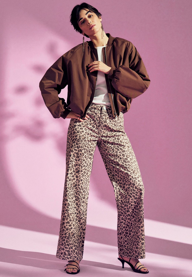 Leo-Hose  mit weitem Bein  / Imagebild