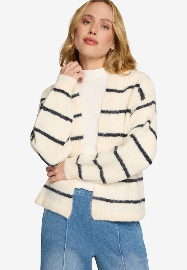 Strickjacke mit Streifen offener Style / Modellfoto Vorderseite