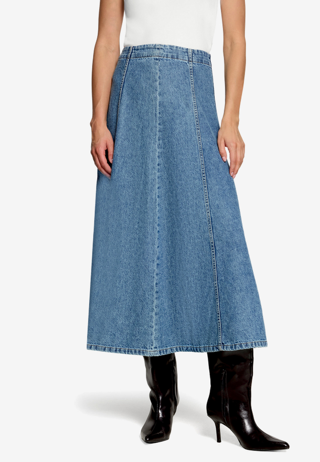 Jeansrock mit Reißverschluss / Modellfoto Vorderseite