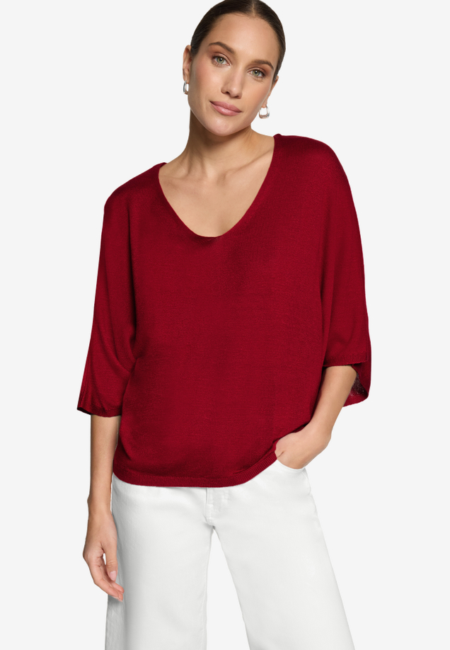 Kurzarmpullover  mit V-Ausschnitt / Modellfoto Vorderseite