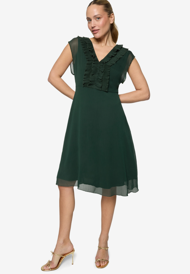 Chiffonkleid  mit Rüschen / Modellfoto Vorderseite