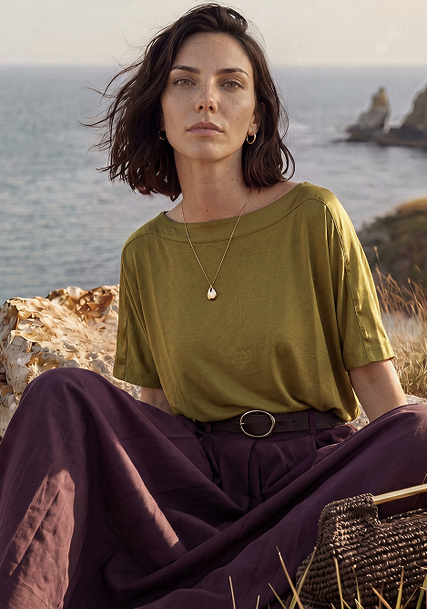 olivgrünes T-Shirt im Sommerlook